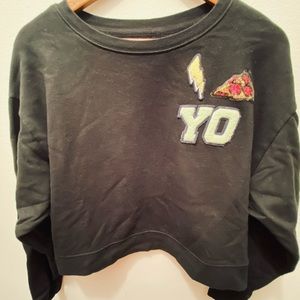 JUNIORS XL BLACK W/PIZZA MOSSIMO CROPPED CREWNECK
